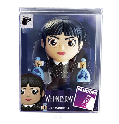 Wandinha com Peixes - A Família Addams - Boneca Colecionável